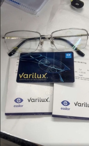 Đa tròng đánh Essilor ( 2 trong 1 )